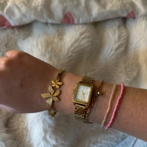 Armband - Köpt på Plick men kommer inte till användning för den inte passar💞