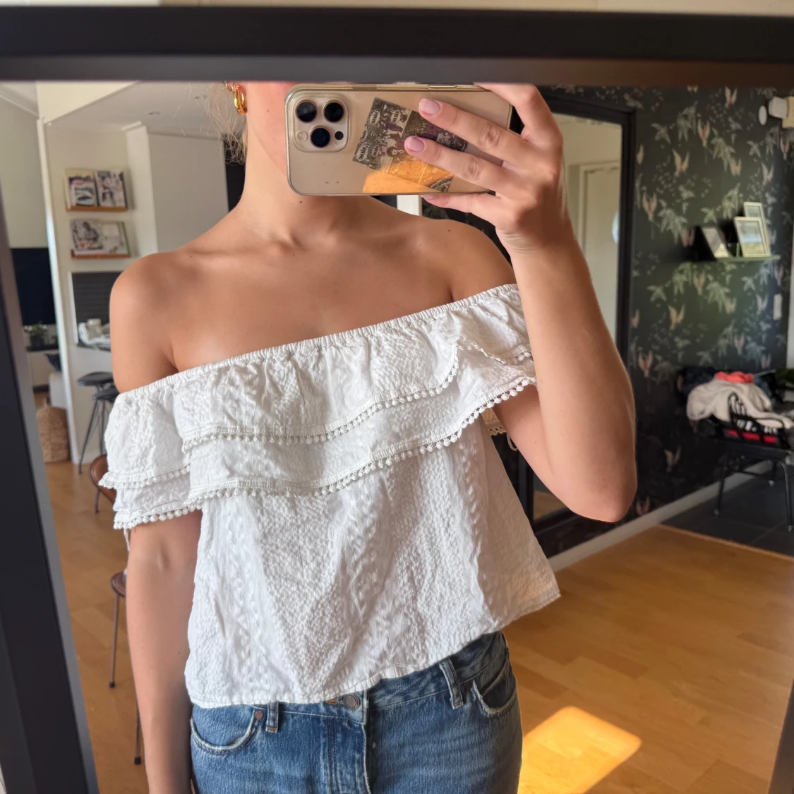 Vit offshoulder volangtopp - 1