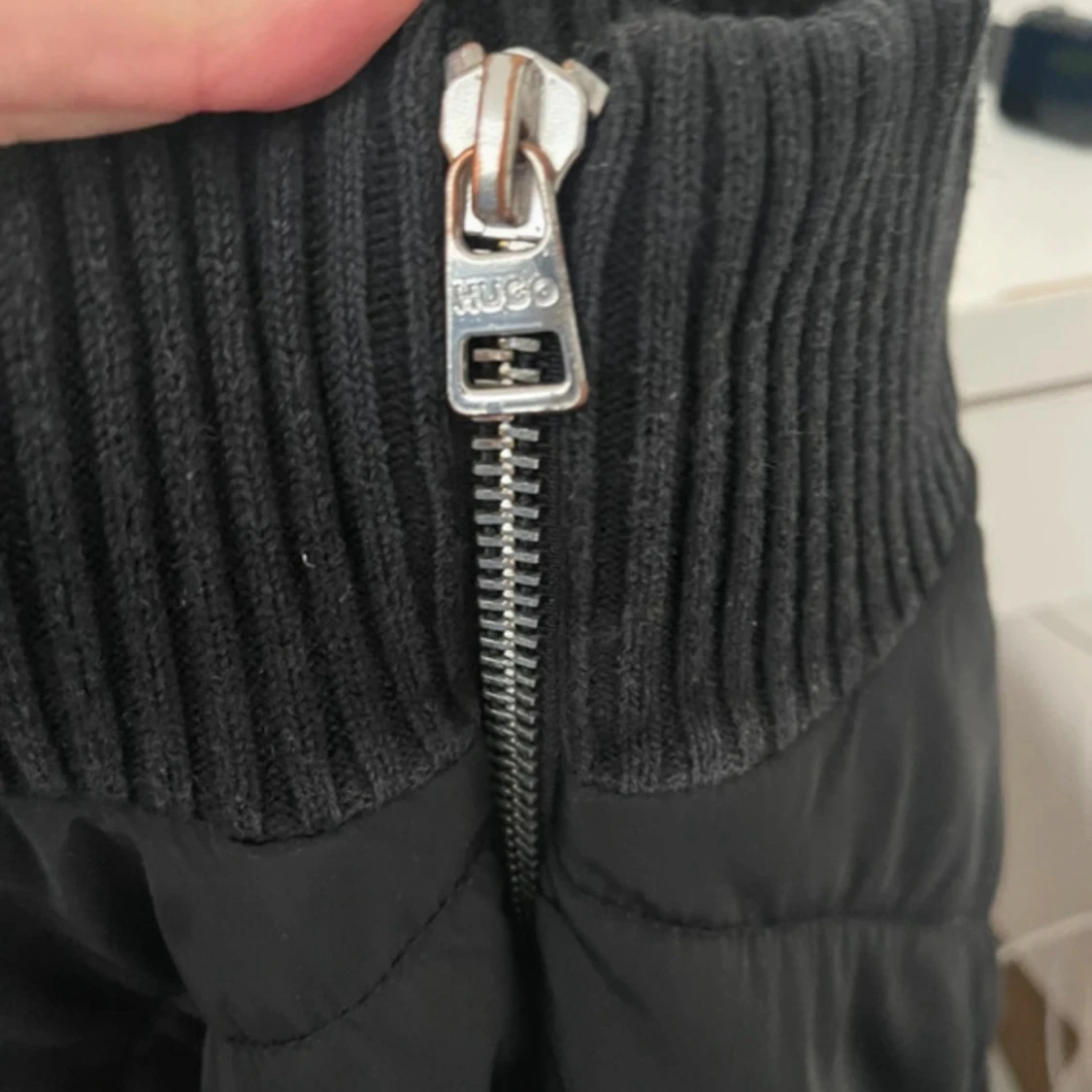 Svart cardigan från Hugo  - 3