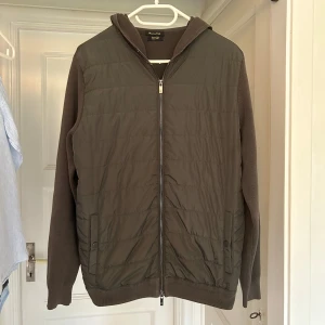Massimo Dutti cardigan  - Massimo Dutti cardigan, i storlek S, för 799kr | Orginal storlek M | Skick: 8/10, använd utan defekter | Skriv om minsta funderingar | 