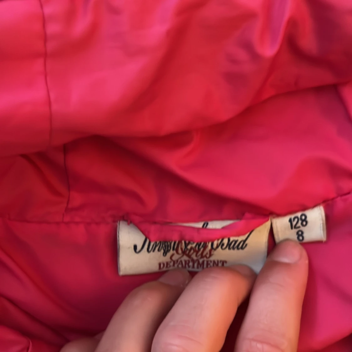 Grön pufferjacka med rosa detaljer - 2