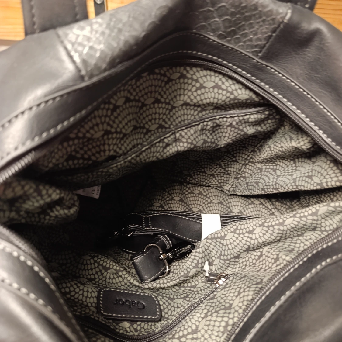 Svart handväska från Gabor i skinn - 2