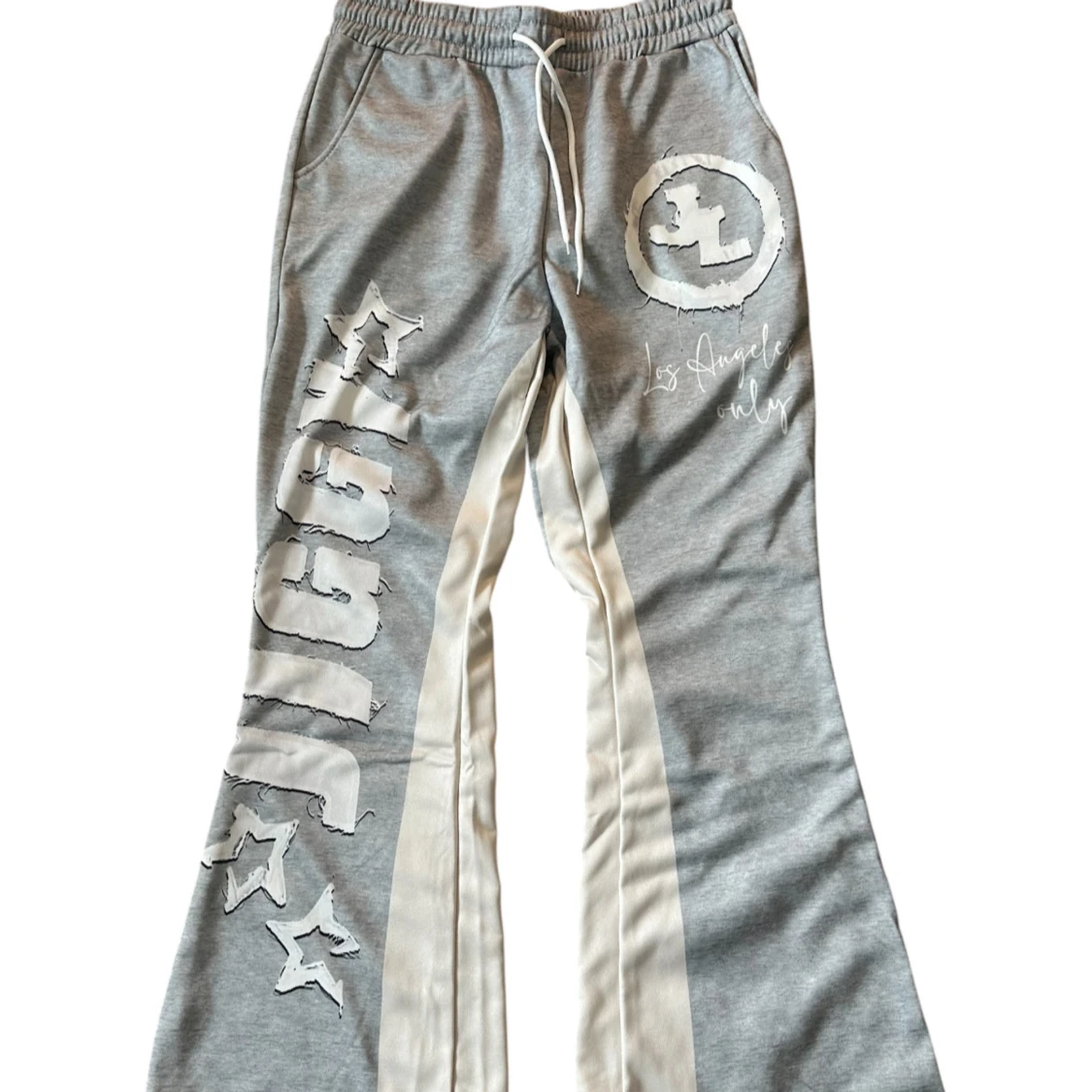 Gråa mjukisbyxor med tryck och snörning