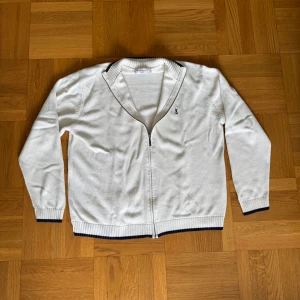 Yves Saint Laurent zip - Väldigt fint skick - size L passar tts