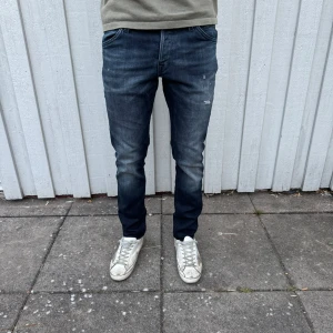 Jack & Jones jeans - Jack & Jones jeans - Modell: Slim/Glenn - Storlek: W29/L32 - skick: 9/10 - Nypris runt 1000kr 
