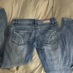 Snygga vintage jeans - Lägger ut dessa igen!!💓 skriv om du har frågor!!