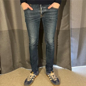 Nudie jeans grim tim - Tja! Säljer detta riktigt feta paret jeans från Nudie!| Modell: Grim Tim| Nypris runt 1600kr, mitt pris 579kr!| Vid minsta fundering tveka inte att kontakta mig!| //JeansLabbet 4