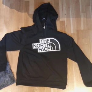 The North Face hoodie - The North Face hoodie, priset är ej hugget i sten. Perfekt för träning!