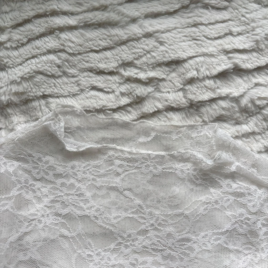 Vit långärmad spetsblus - 1