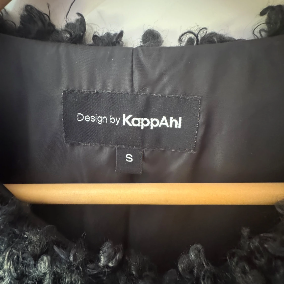 Svart teddyjacka från KappAhl - 3