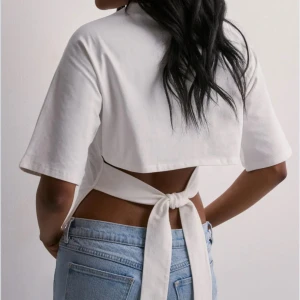 Knyt topp - Fin knyt topp från Nelly, använd 1 gång och i nyskick