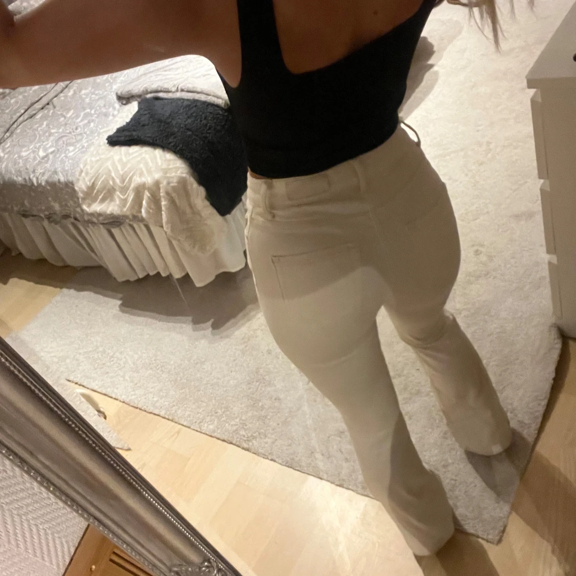 Ljusa bootcut jeans med hög midja - 2