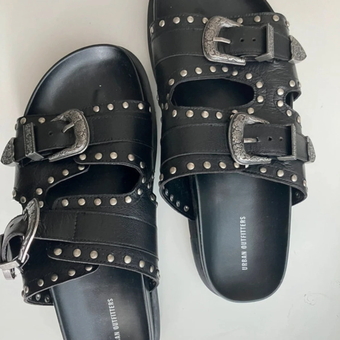 Snygga tofflor från UO