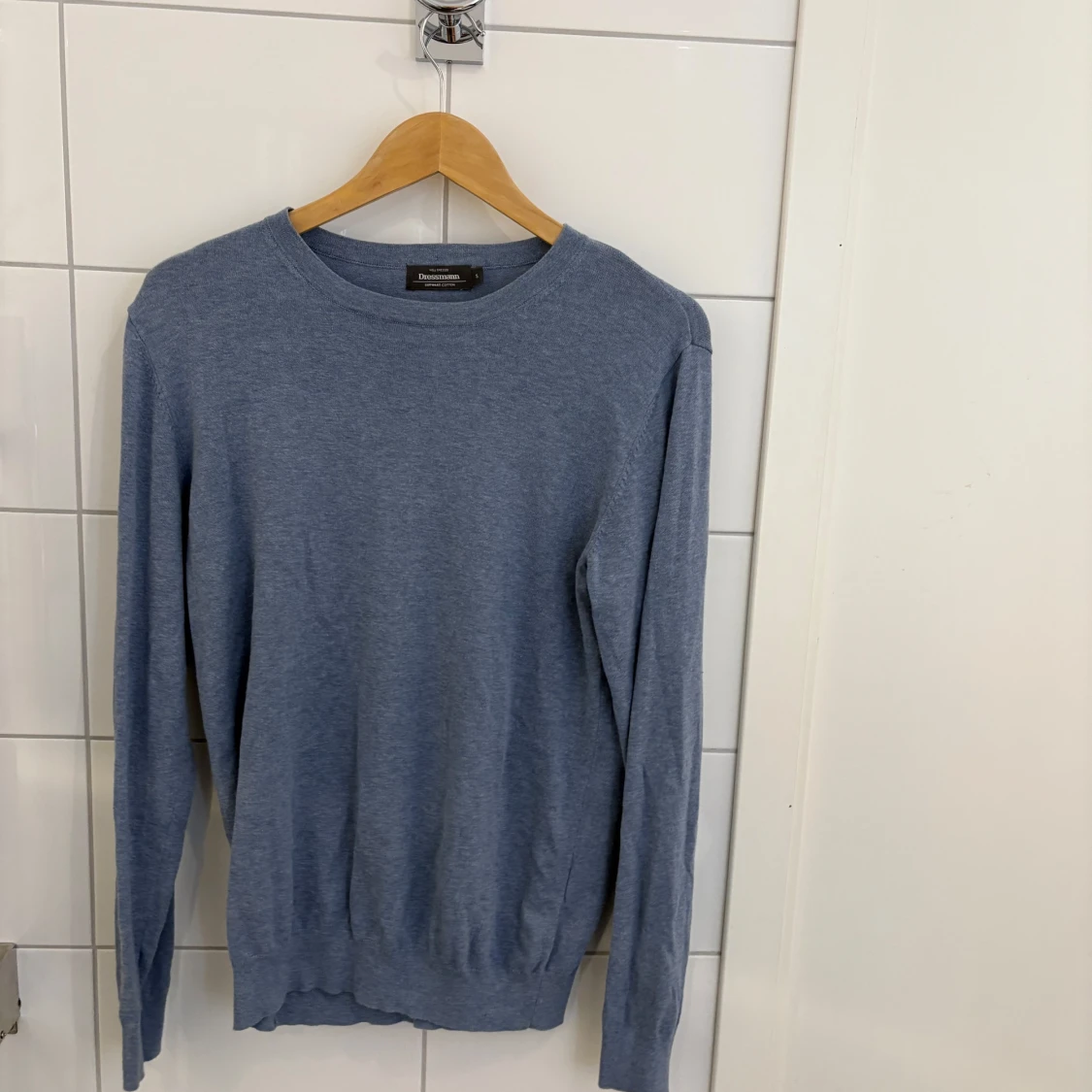 Blå bomullströja från Dressmann