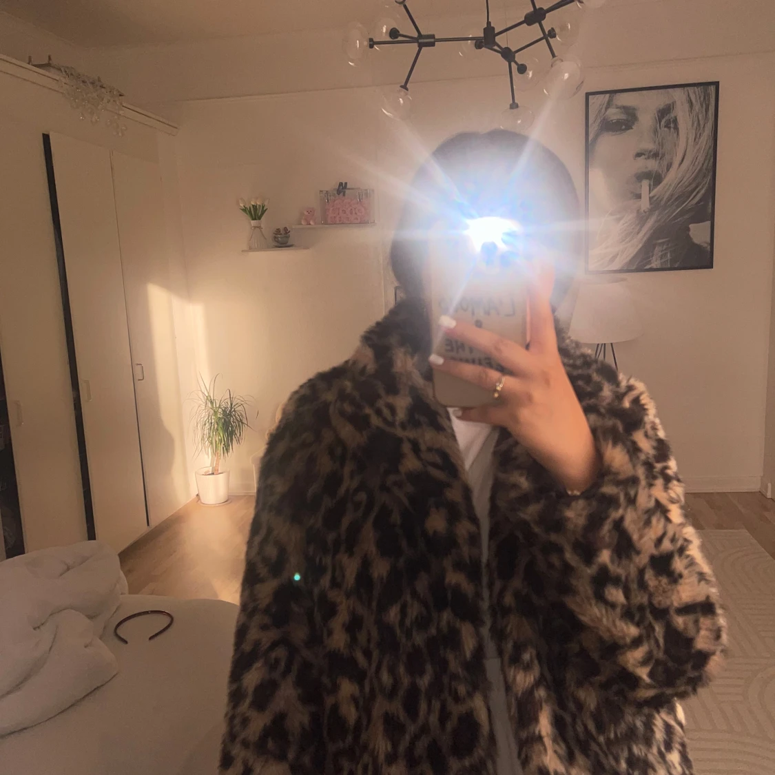 Leopardmönstrad pälsjacka