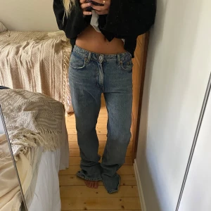 Baggy Zara jeans - Sååå snygga baggy jeans från gammal kollektion av Zara 2021. Perfekta till hösten❣️