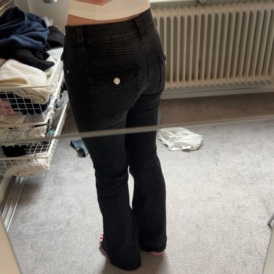 Svarta lågmidjade bootcut jeans  - 1