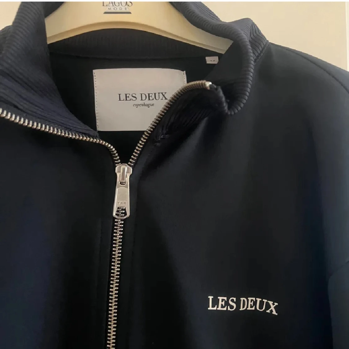 Svart bomberjacka från Les Deux - 1