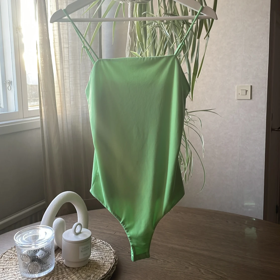 Limegrön topp från Bik Bok