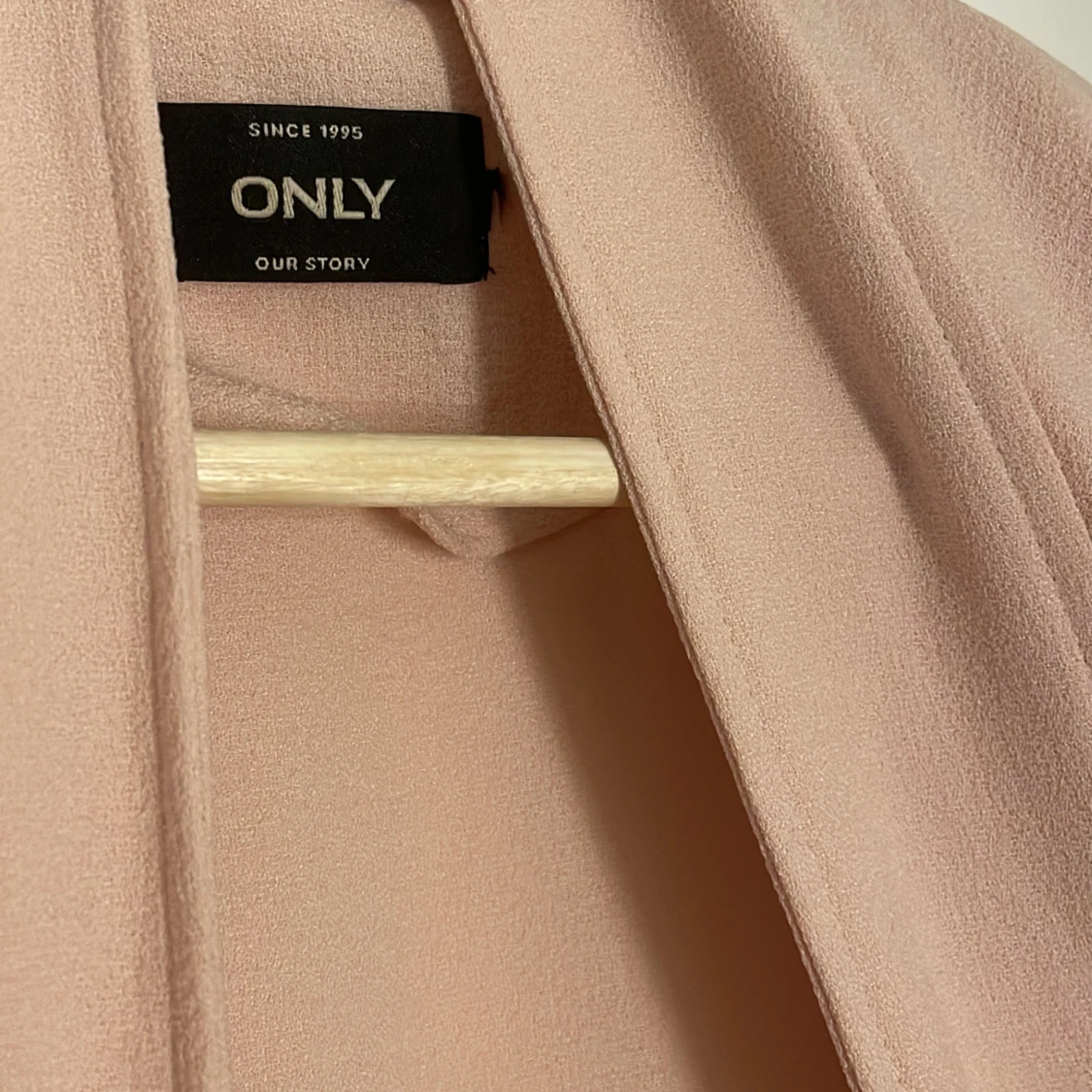 Ljusrosa kavaj/tunnjacka från ONLY - 1