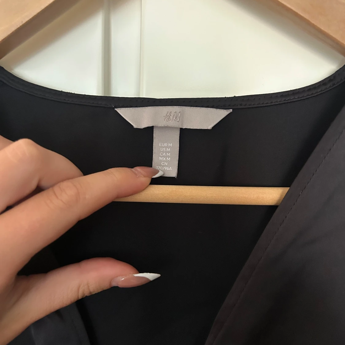 Svart omlottklänning från H&M - 2