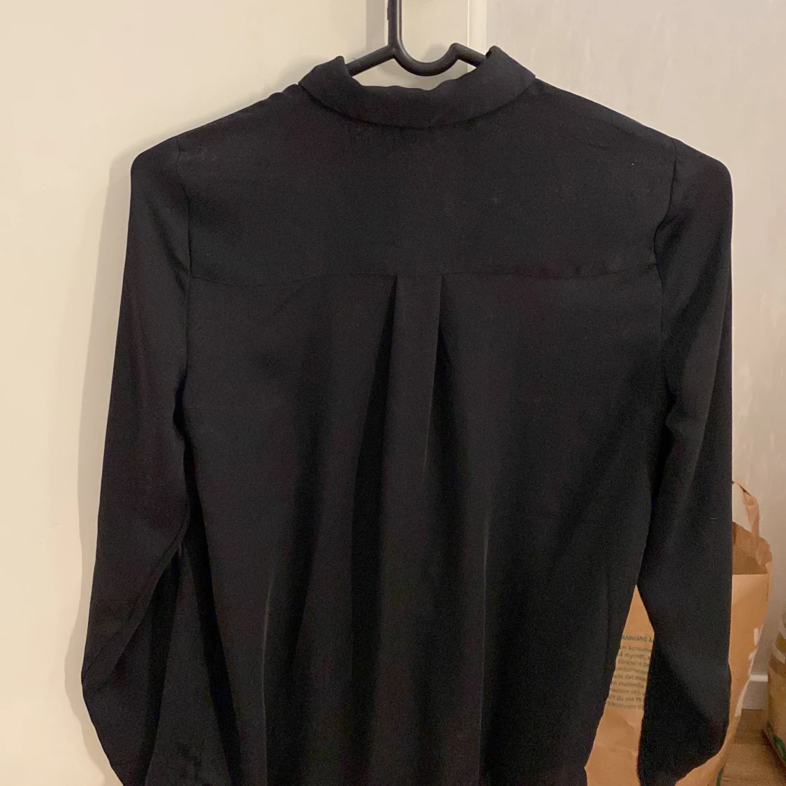 Svart skjorta från H&M - 1