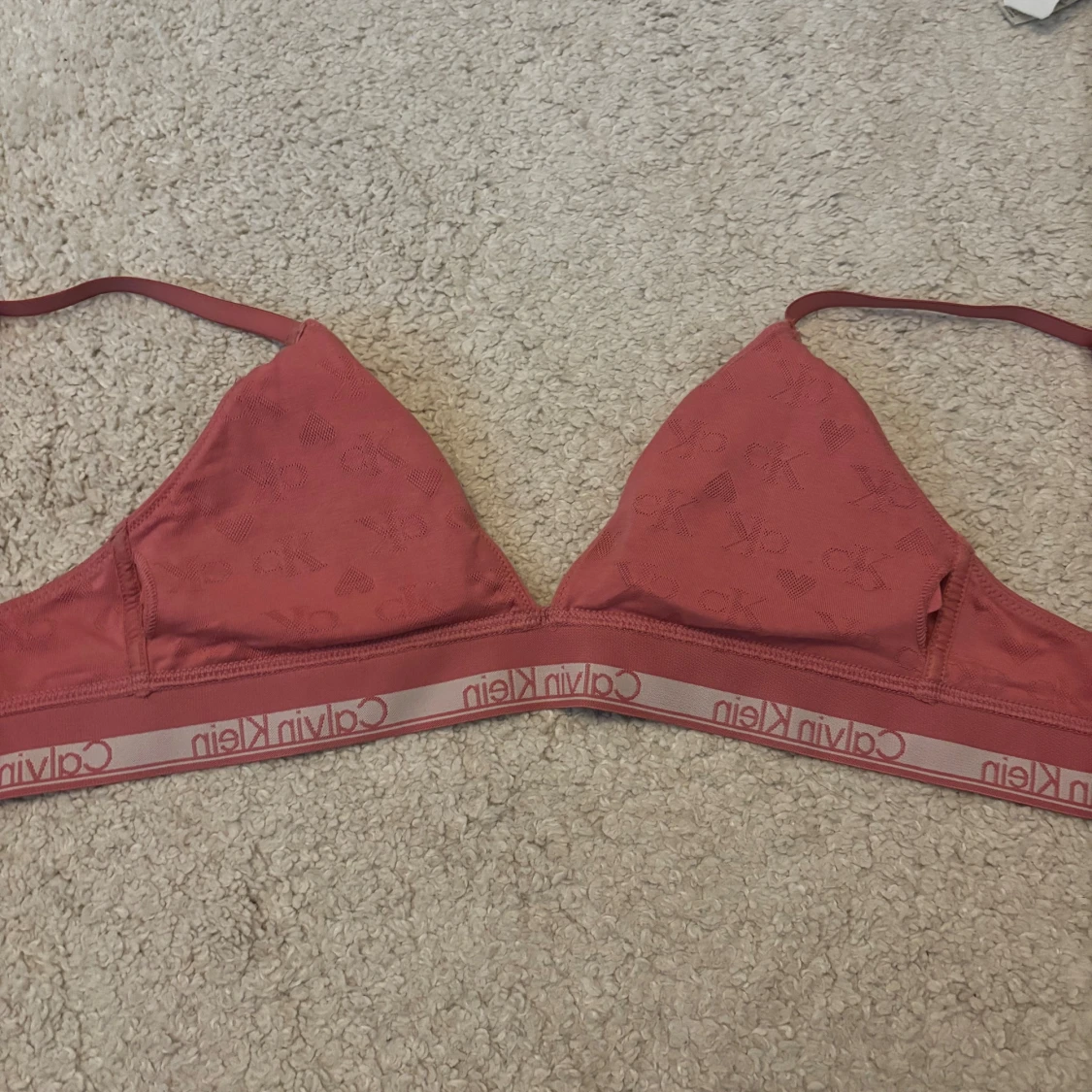 Rosa Calvin Klein bh - 92