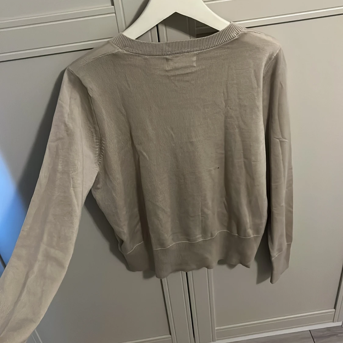 Beige kofta från Holly&Whyte - 1