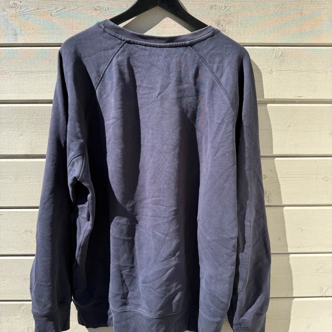 Mörkblå sweatshirt från Peak Performance - 1