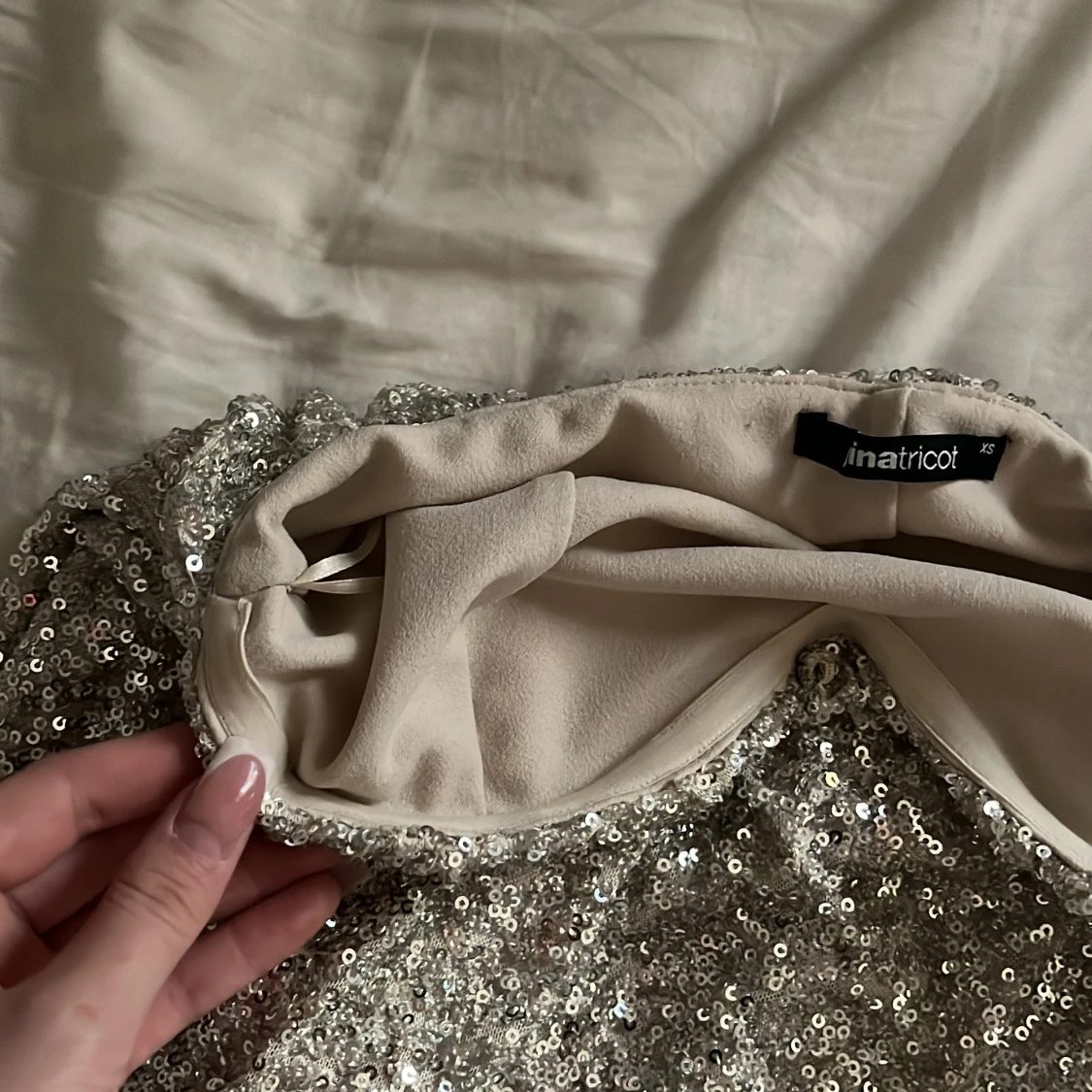 Silver glittrig tubtopp från Gina Tricot - 2