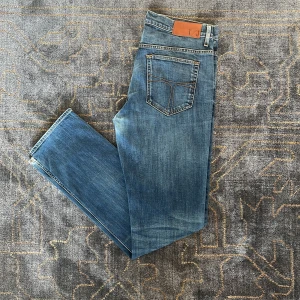 Tiger of Sweden Jeans  - Säljer dessa snygga tiger of sweden jeans för endast 299kr. Skicket är väldigt bra (9/10) och är i storlek 34/34. Perfekta inför sommaren! Om ni har några frågor så är det bara att höra av sig!