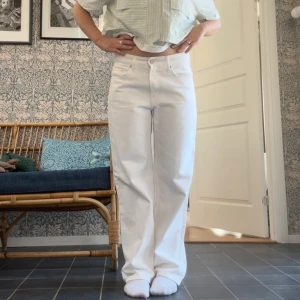 Vita jeans - Superfina jeans från hm 