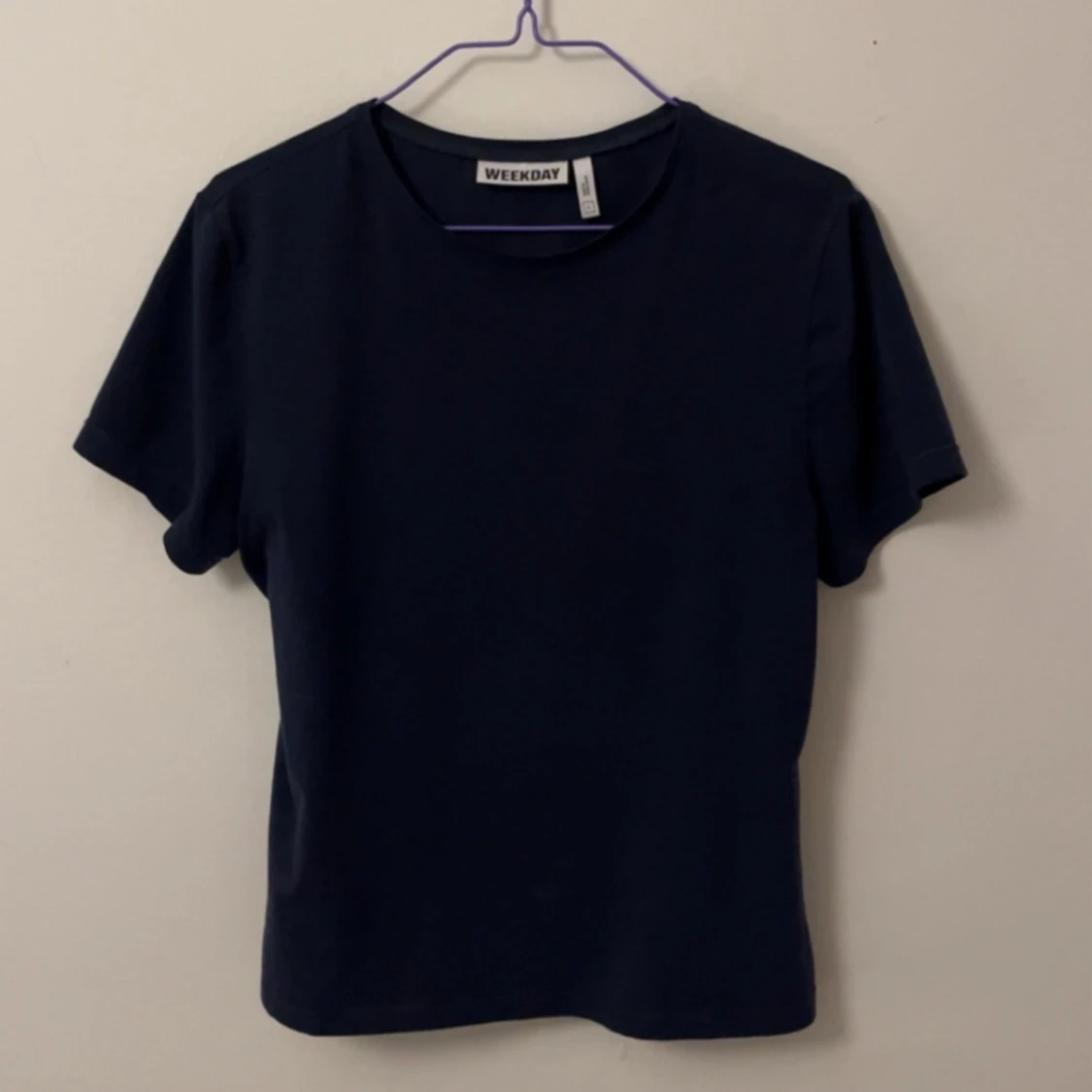 Marinblå Tshirt från weekday