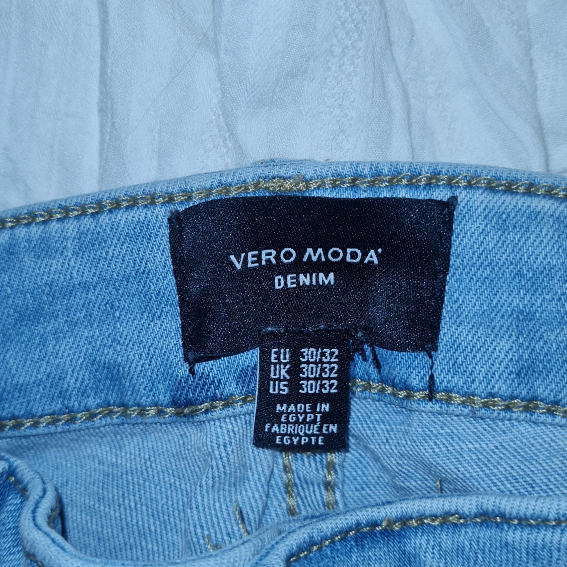 Ljusblå raka jeans från Vero Moda - 2