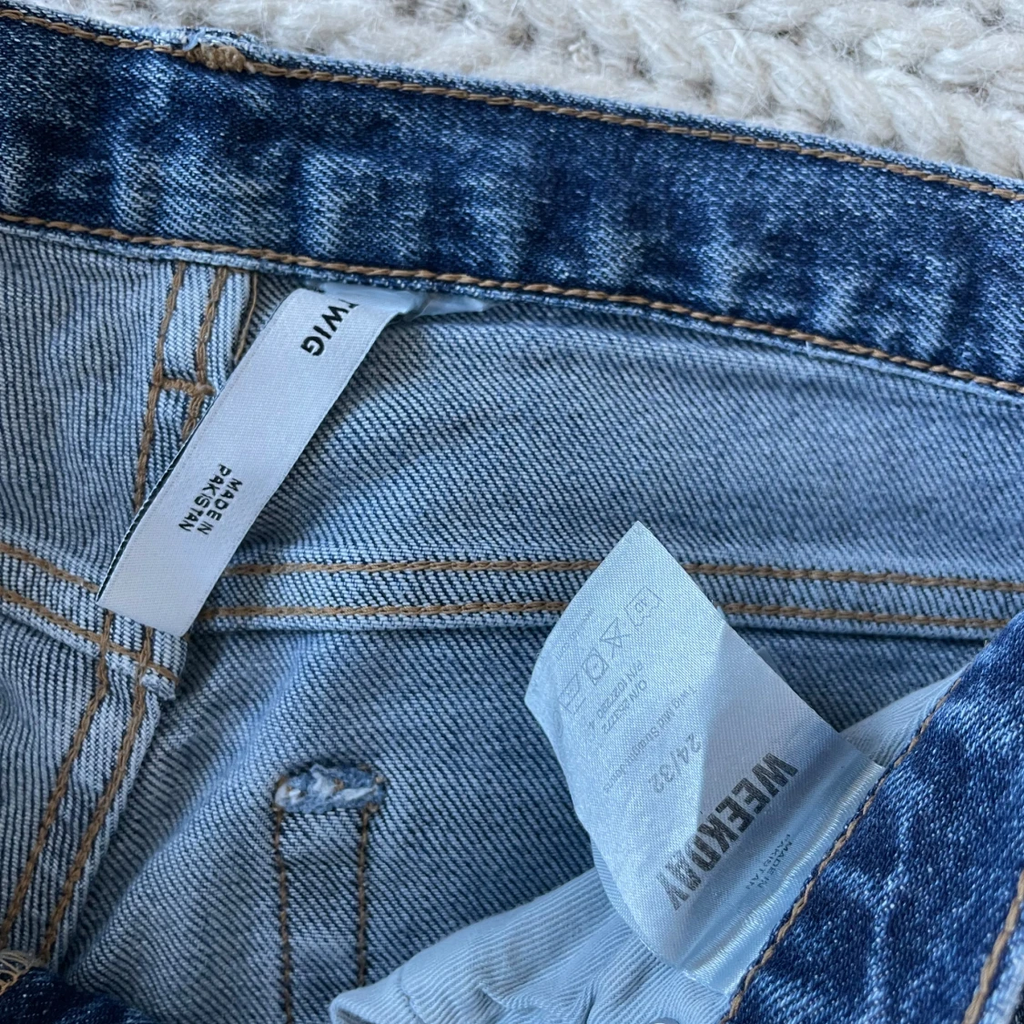 Blå bootcut jeans från Weekday - 1