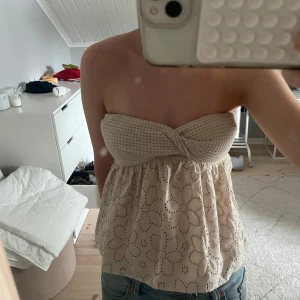 Vid tubtopp - Bara använt nån gång men kommer inte till användning. Kontakta om intresse