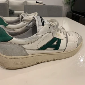 Axel Arigato  - Extremt sällsynta Axel Arigato Sneakers, finns inte längre att köpa, så passa på medans du kan!