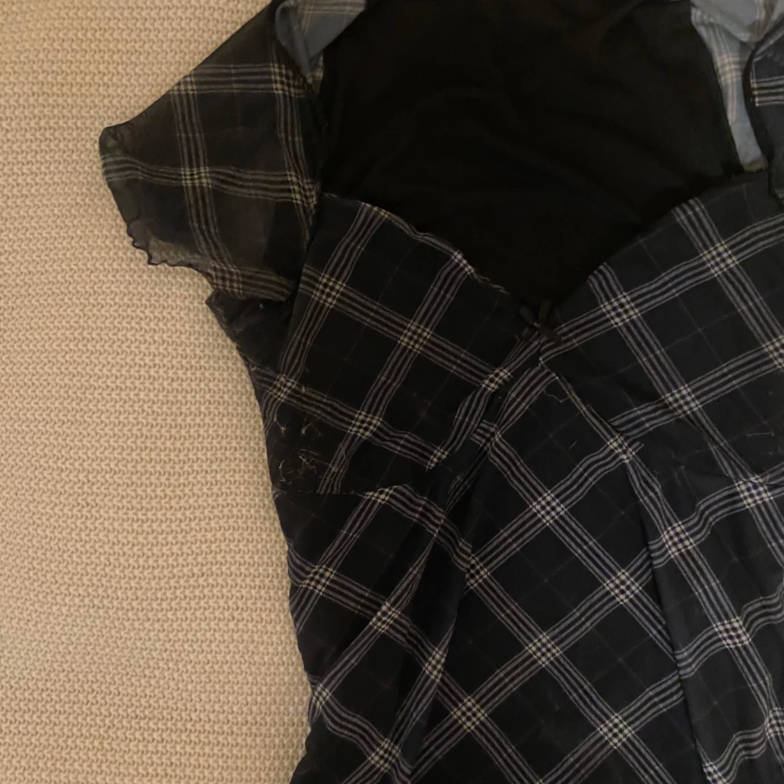 Svart rutig kortklänning med mesh - 2