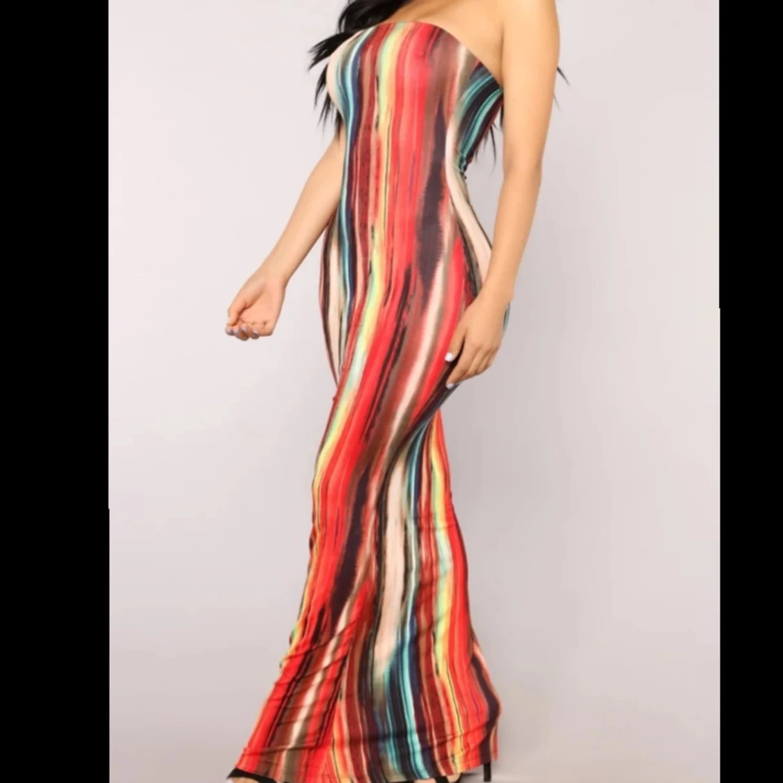 Färgglad axelbandslös långklänning - 1