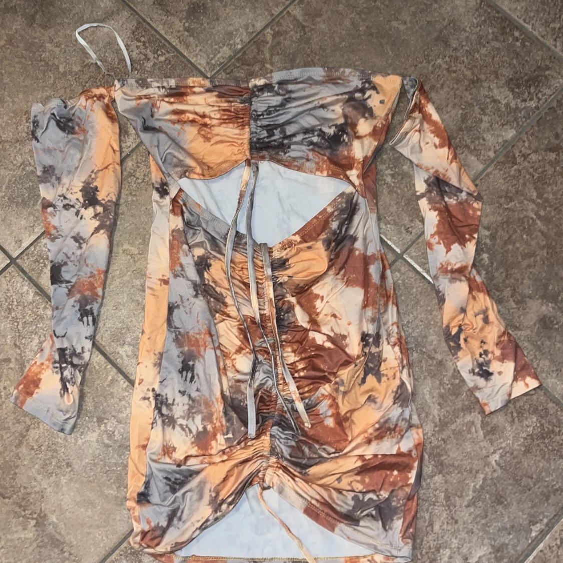 Tie-dye kortklänning med snörning