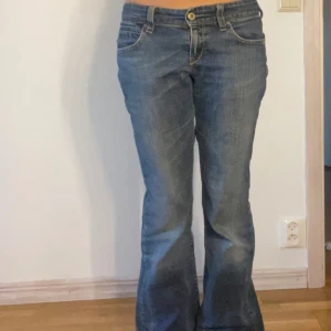 Levis bootcut jeans  - Jätte snygga och perfekt skick!