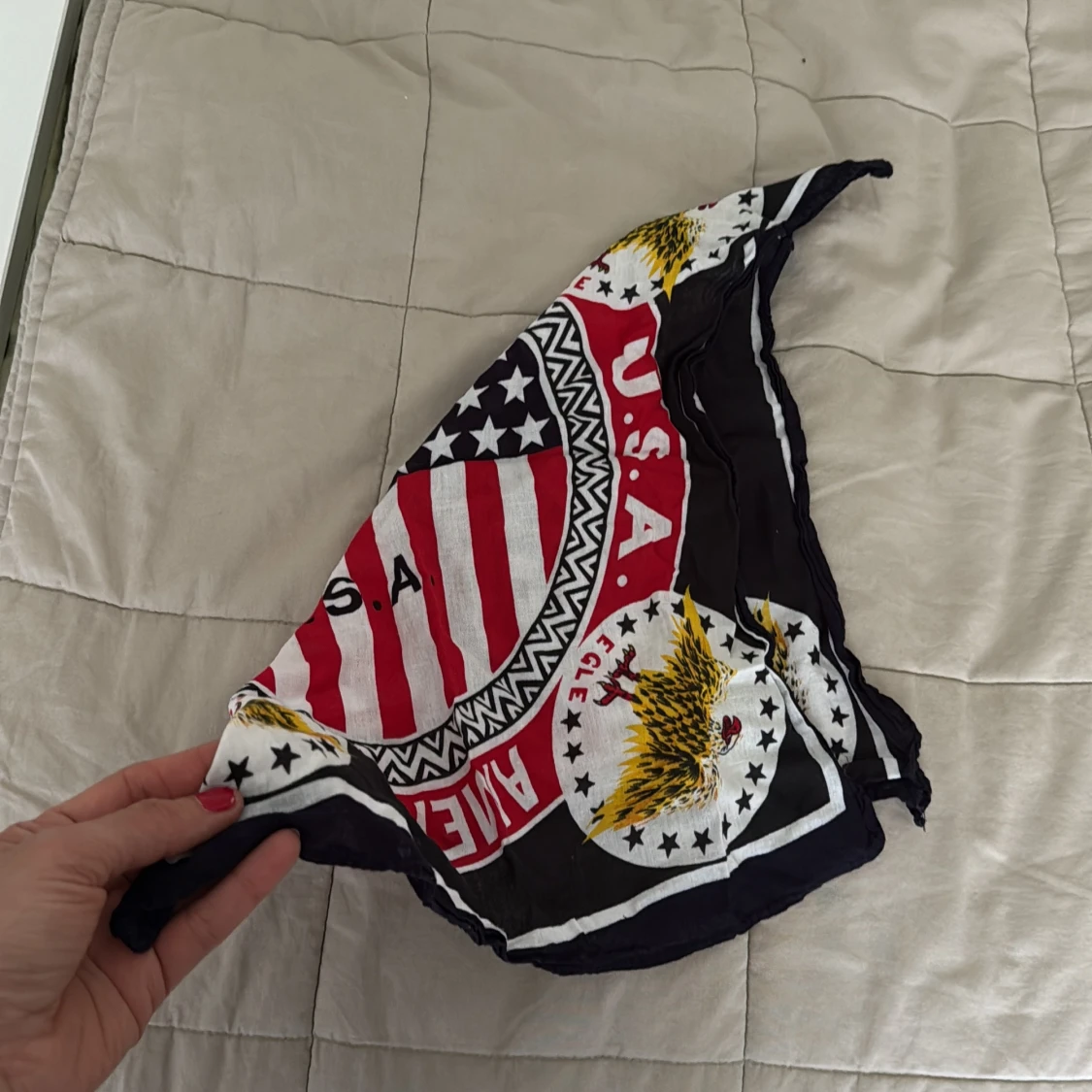 Svart och röd scarf med USA-motiv - 1