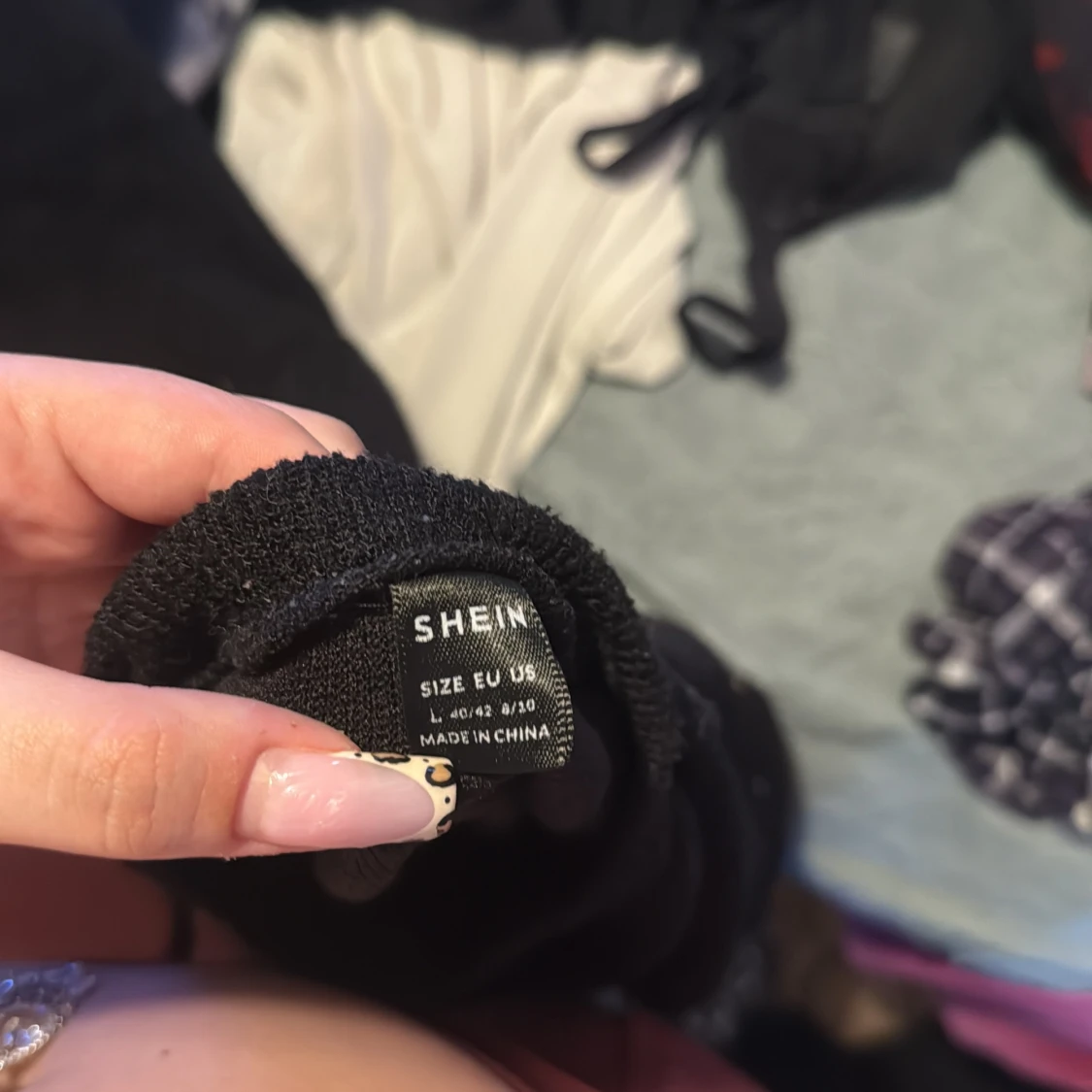 Svart tröja från SHEIN - 2