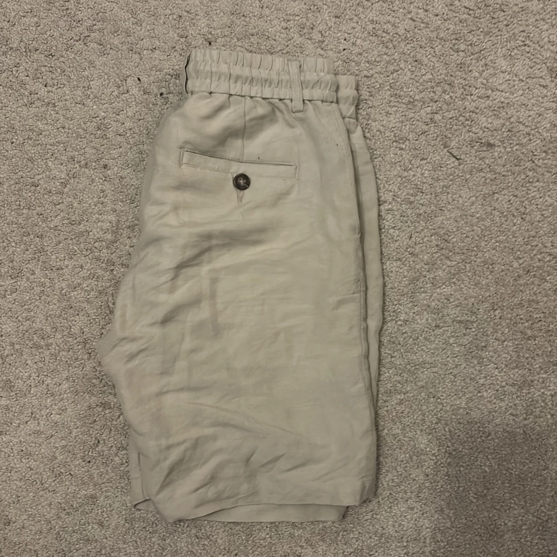 Beige linneshorts med snörning - 2