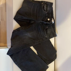 Jeans - Gulliga jeans från Gina Tricot i storlek 152 ny skick men rynkor