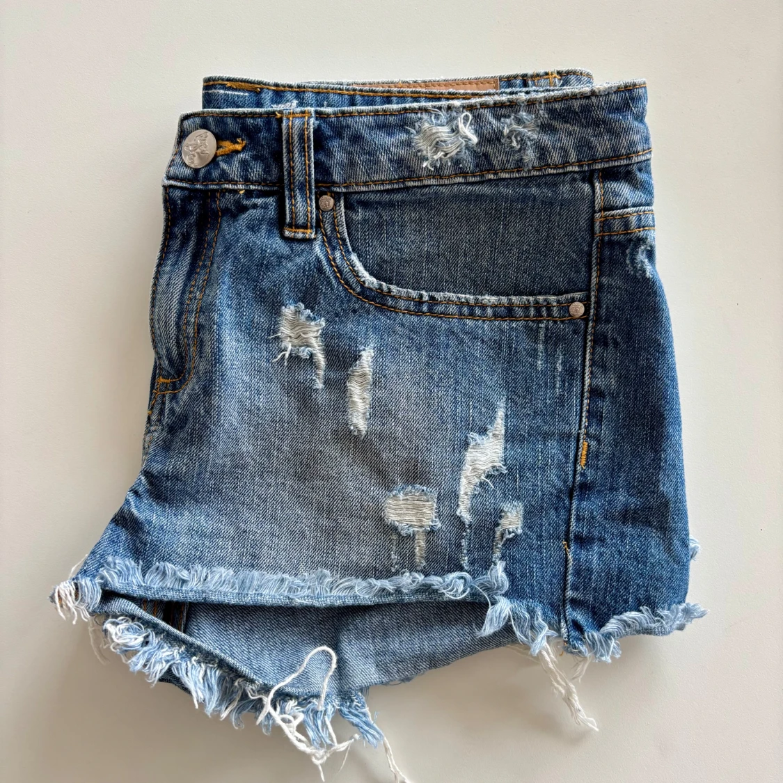 Korta jeansshorts