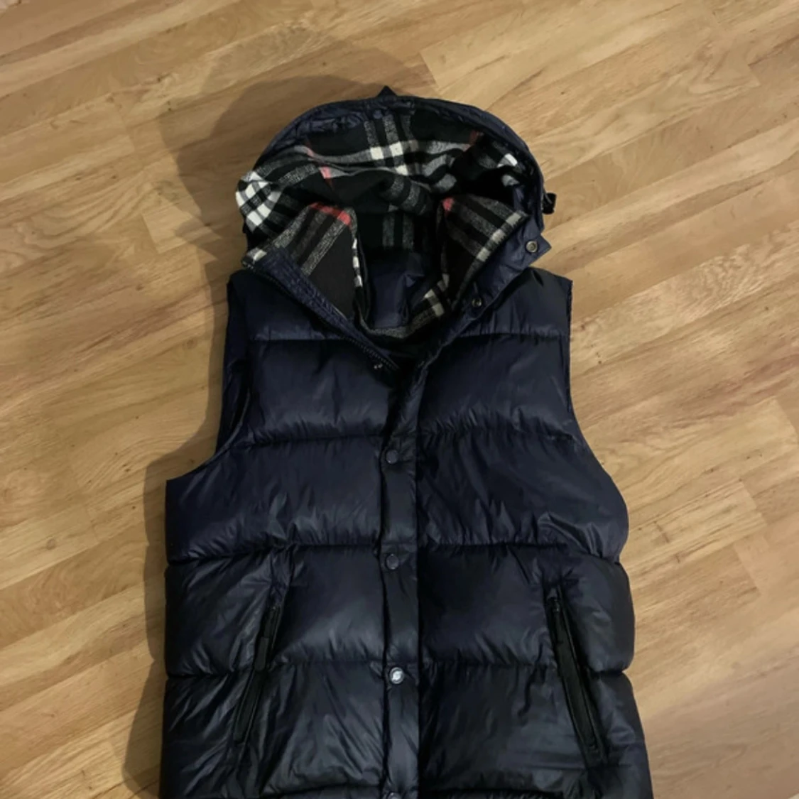 Mörkblå dunväst från Burberry - 3