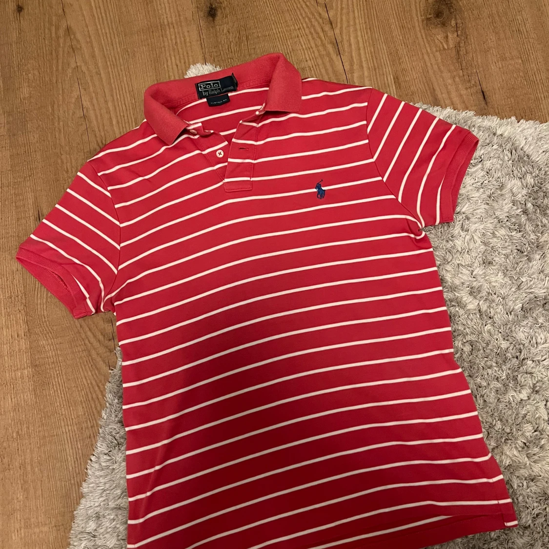 Röd- och vitrandig pikétröja från Polo Ralph Lauren