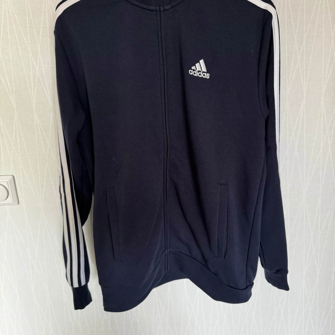 Svart hoodie från Adidas