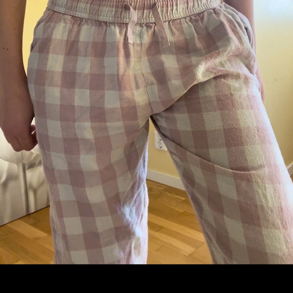 Rutig pyjamas byxa i rosa och vit